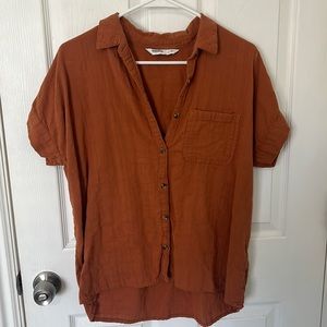 Short sleeve, button down